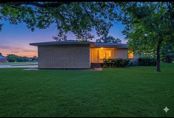 $310,000 | 324 Cole Road, Red Oak, TX 75154