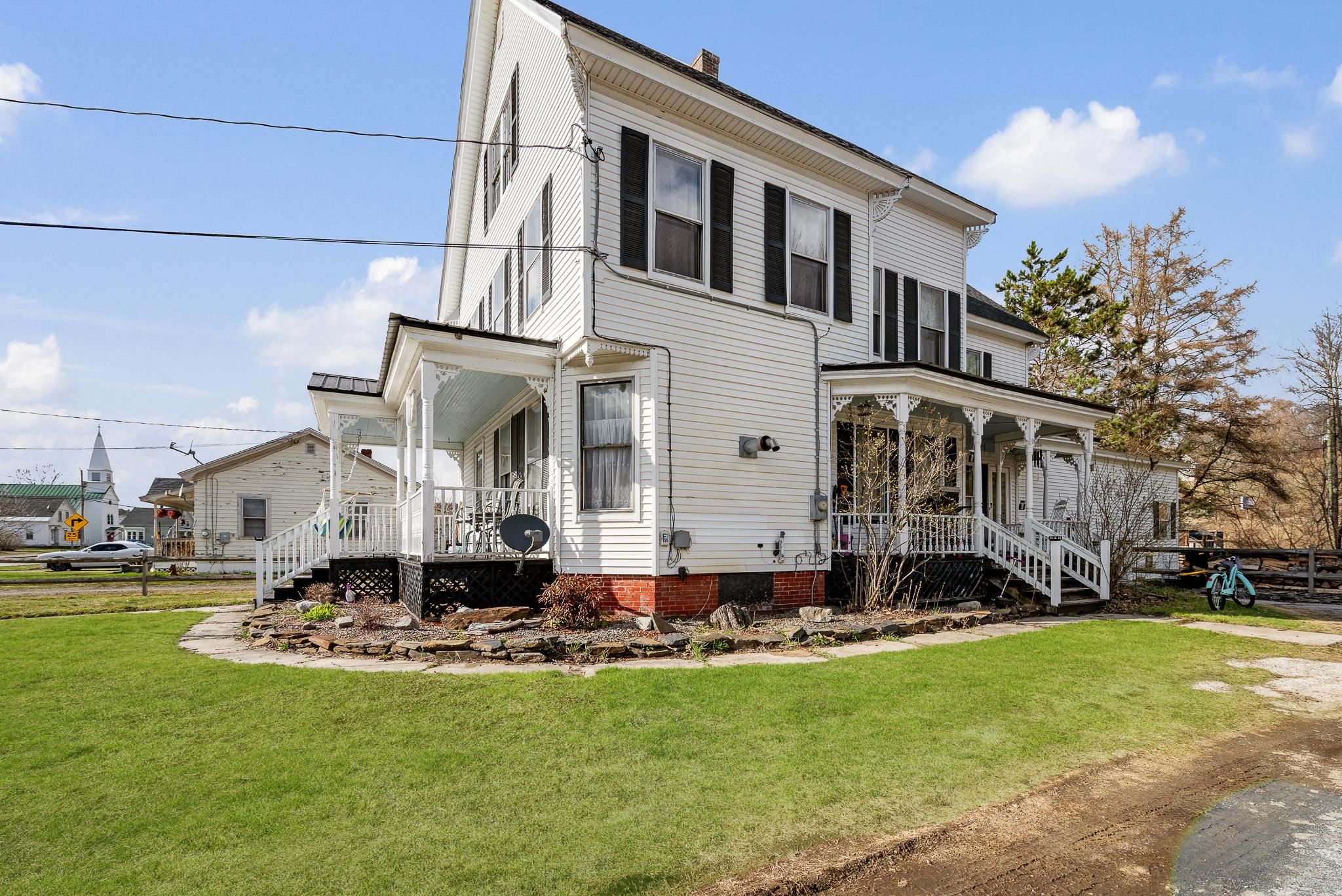 44 Main Street Stratford, NH 03590 - Photo 4 of 60