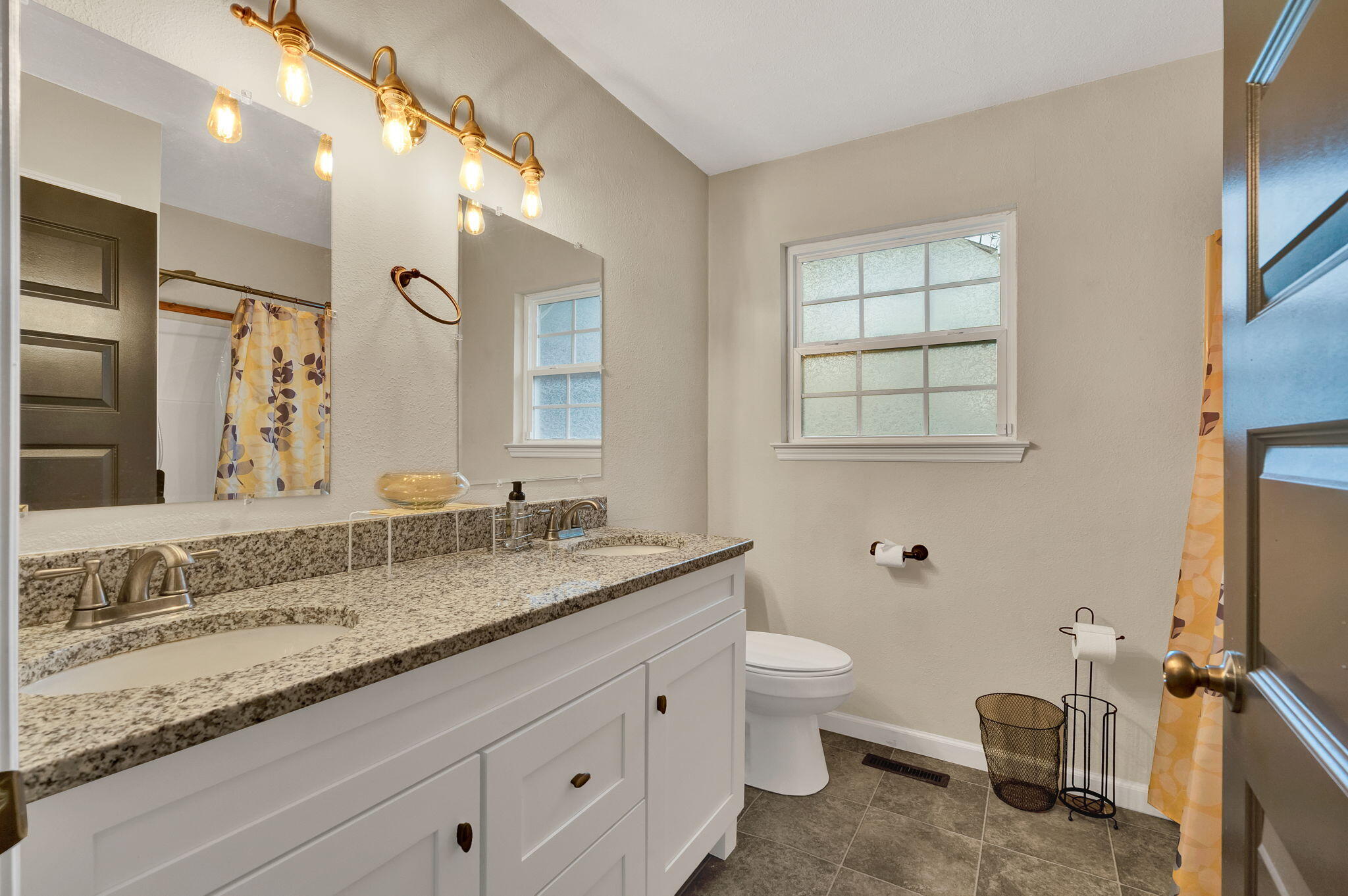 2025 Hawk Street Southeast Cleveland, TN 37323 - Photo 19 of 34 21-web-or-mls-DSC03316