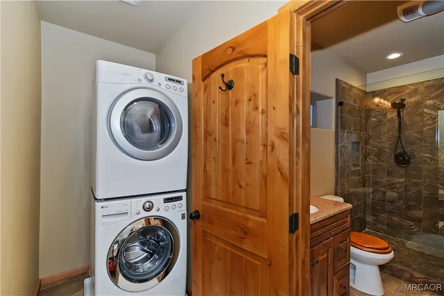 $1,198,000 | 26621 Thunderbird Drive, Lake Arrowhead, CA 92352