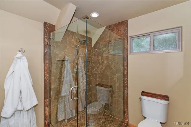 $1,198,000 | 26621 Thunderbird Drive, Lake Arrowhead, CA 92352