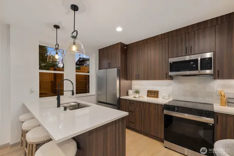 $675,000 | 5923 32nd Avenue Southwest, Seattle, WA 98126