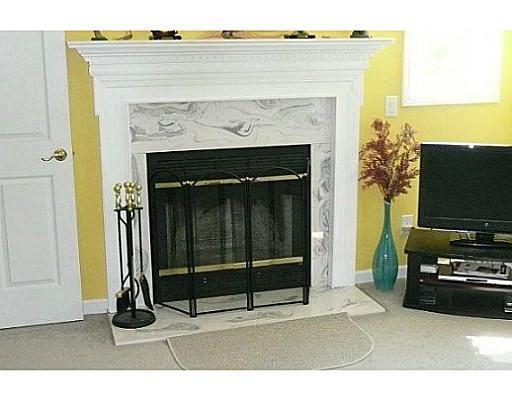130 Trapp Road Auburn, ME 04210 - Photo 7 of 25 Living Room.