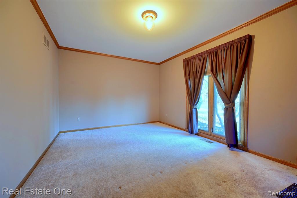 1249 Springwood Court Rochester Hills, MI 48309 - Photo 7 of 52