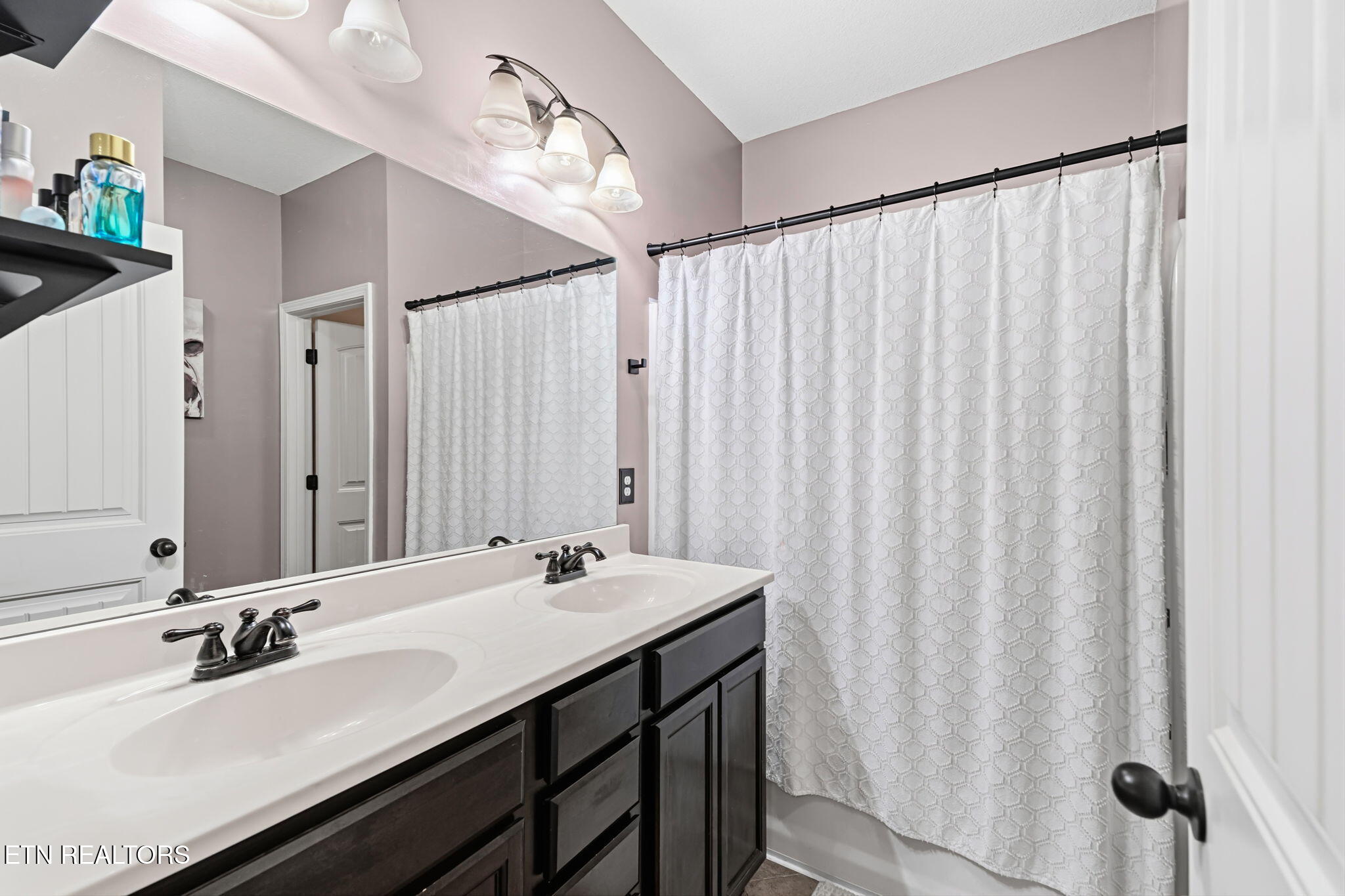 2408 Talbott Way Powell, TN 37849 - Photo 18 of 34 18-web-or-mls-2408 Talbott Way-14