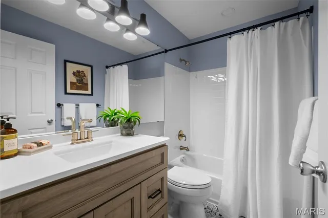 $639,000 | 9440 Dennison Grove Court, Sunset Hills, MO 63126