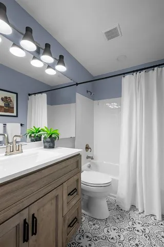 $639,000 | 9440 Dennison Grove Court, Sunset Hills, MO 63126