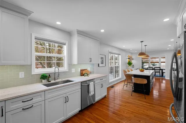 $639,000 | 9440 Dennison Grove Court, Sunset Hills, MO 63126