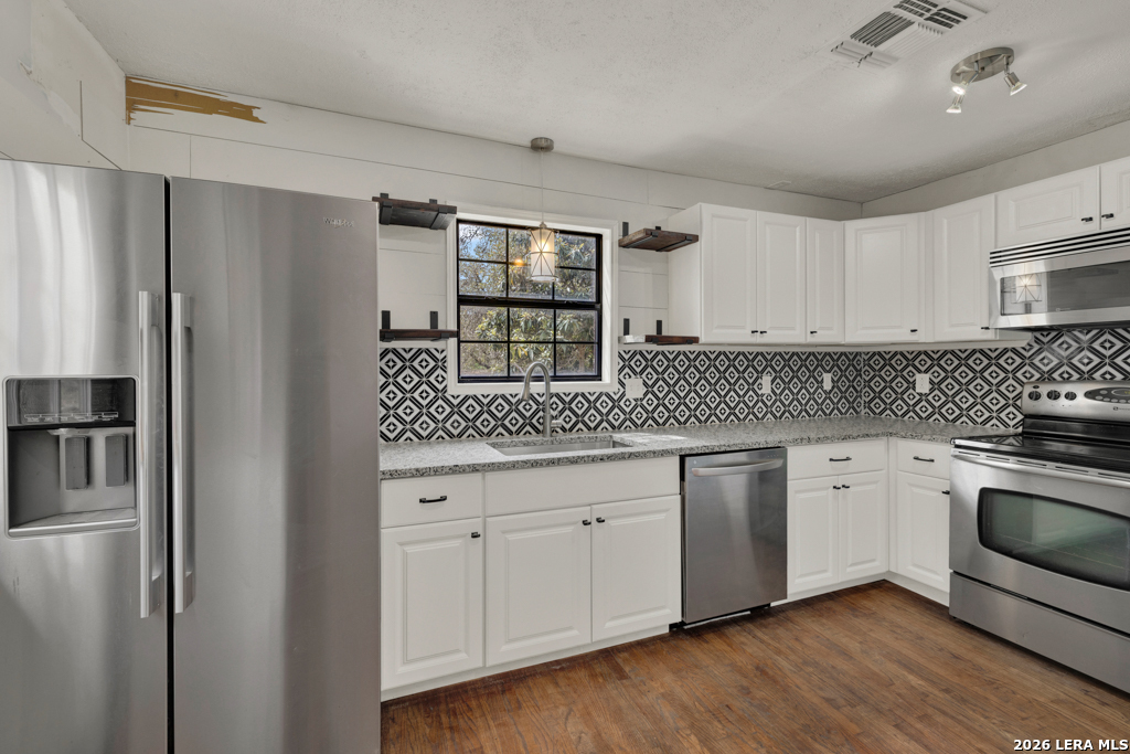 499 Lakeway Spring Branch, TX 78070 - Photo 12 of 47