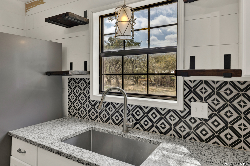 499 Lakeway Spring Branch, TX 78070 - Photo 13 of 47