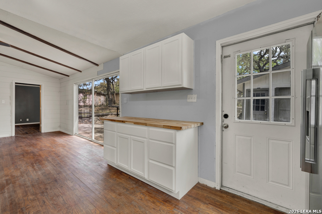 499 Lakeway Spring Branch, TX 78070 - Photo 15 of 47