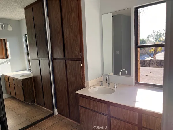 $1,900 | 901 South Mountain Avenue, Ontario, CA 91762