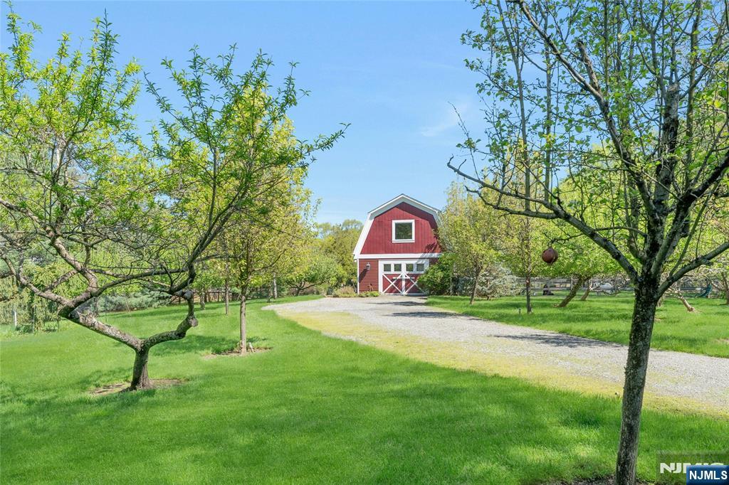 11 Lower Cross Road Saddle River, NJ 07458 - Photo 34 of 35