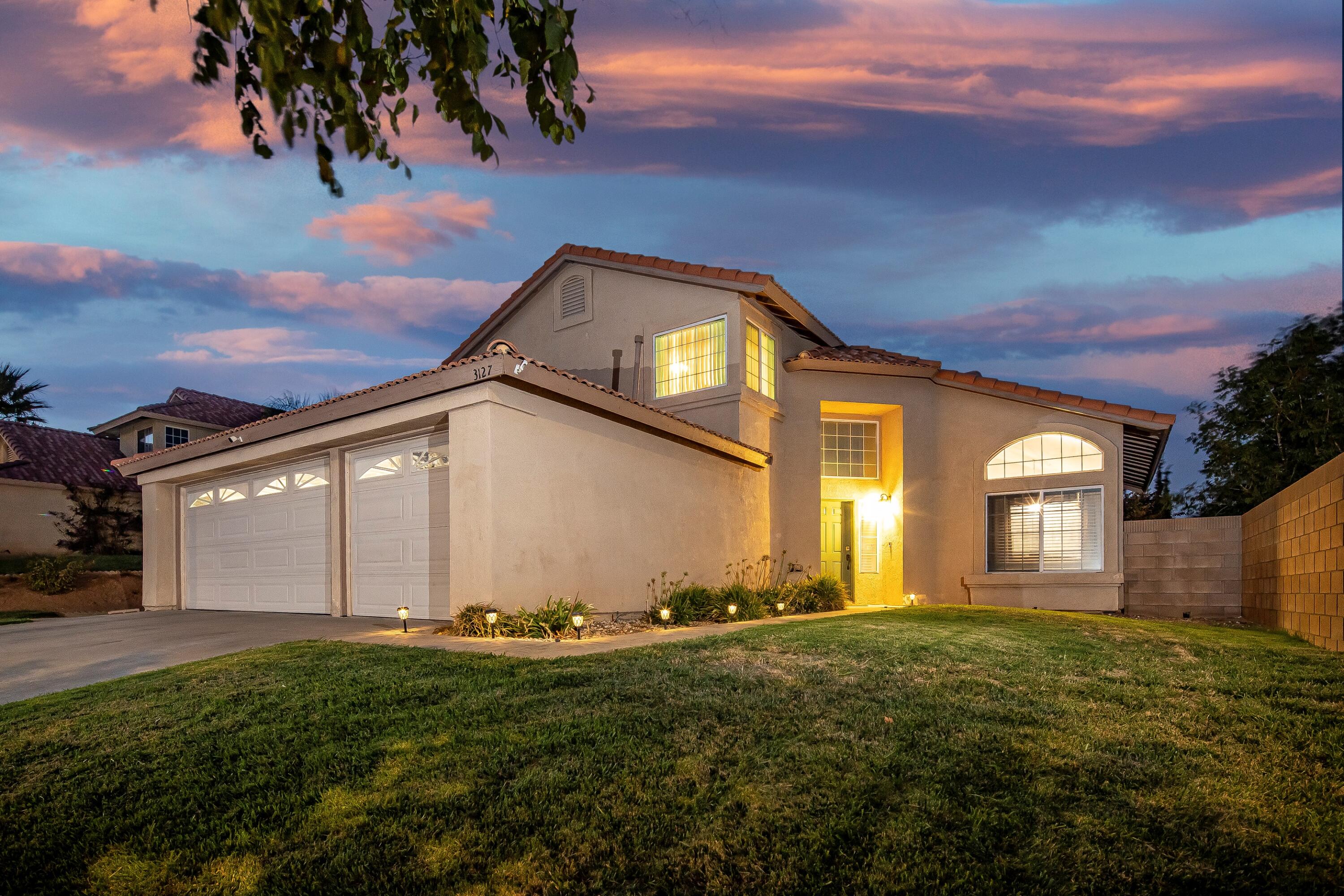 3127 Hampton Road Palmdale, CA 93551 - Photo 1 of 1 Evening exterior