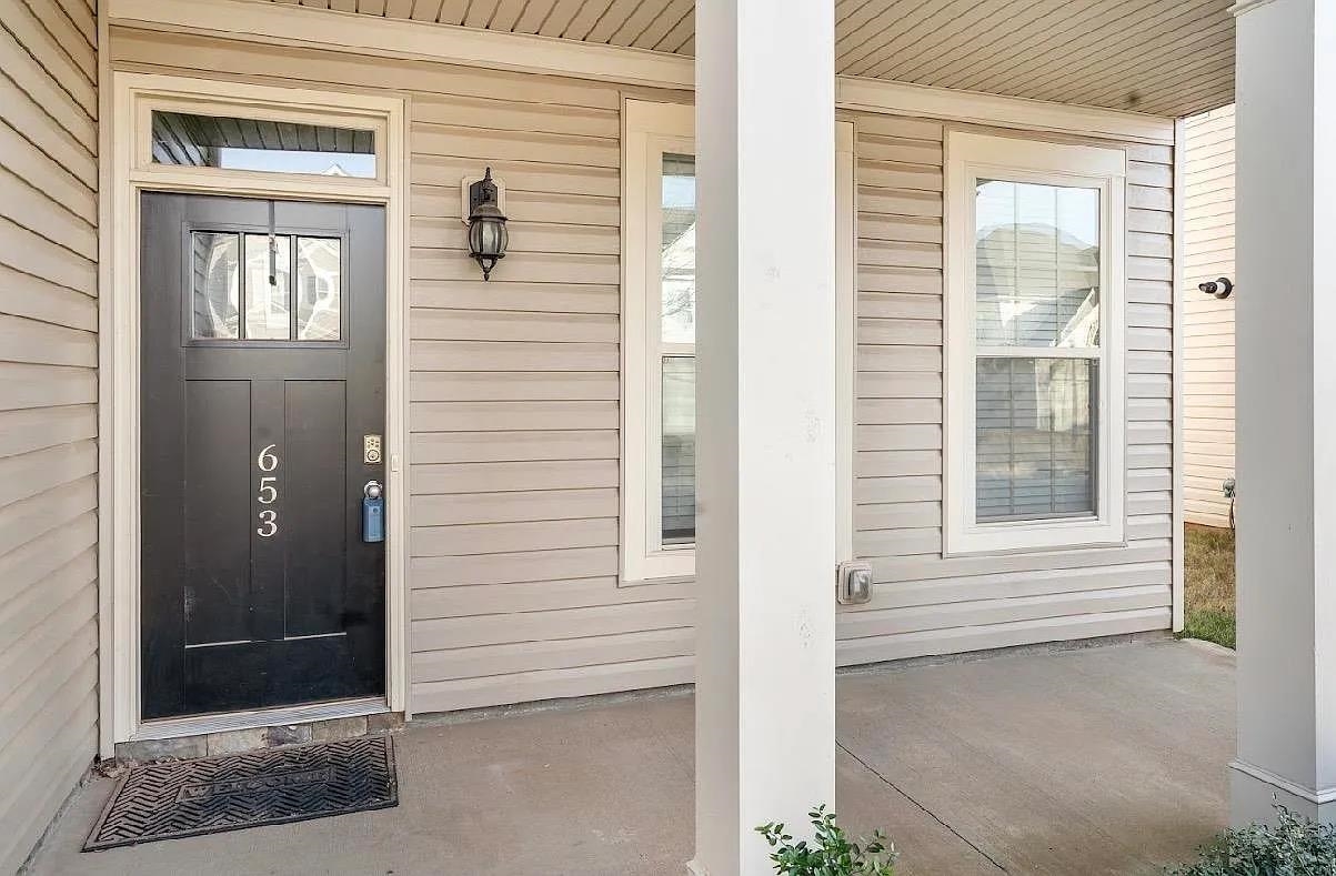 653 Highgarden Lane Boiling Springs, SC 29316 - Photo 2 of 20