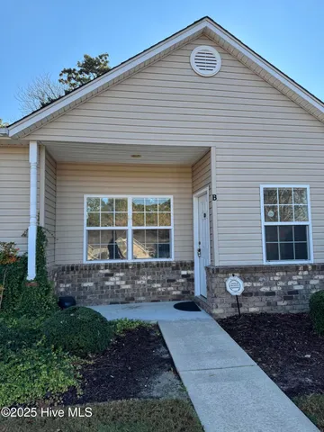 $295,000 | 101 East Rhode Island Avenue, Unit B, Southern Pines, NC 28387