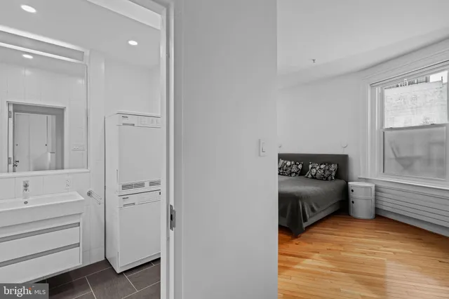 $885,000 | 1213-15 Locust Street, Unit B, Philadelphia, PA 19107