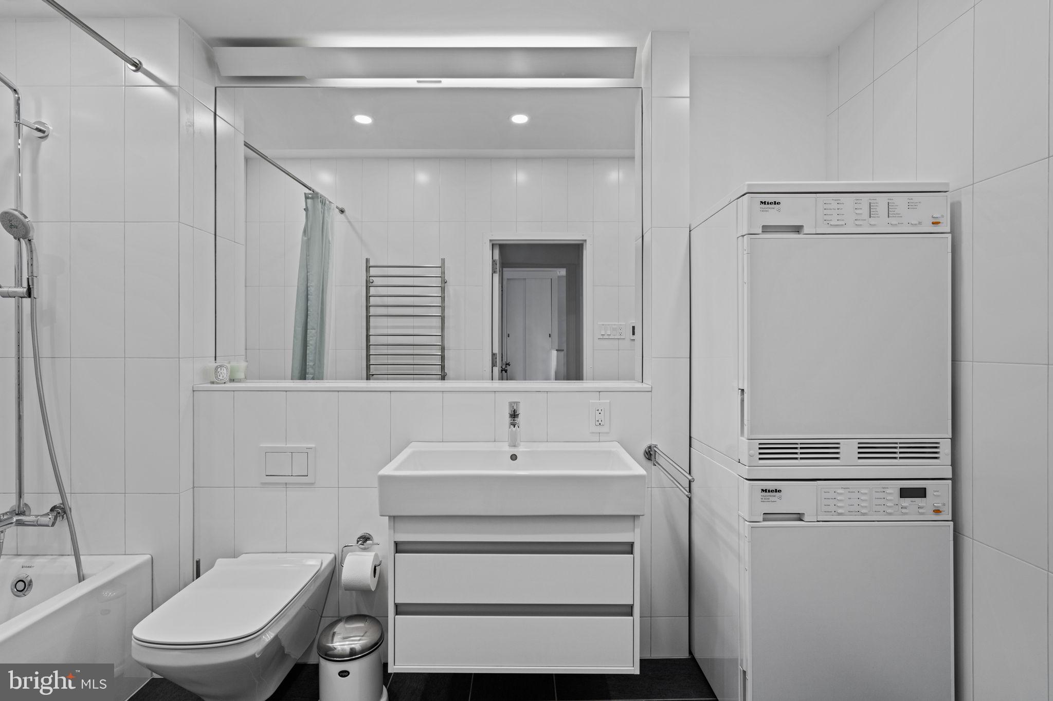 1213-15 Locust Street, Unit B Philadelphia, PA 19107 - Photo 23 of 38