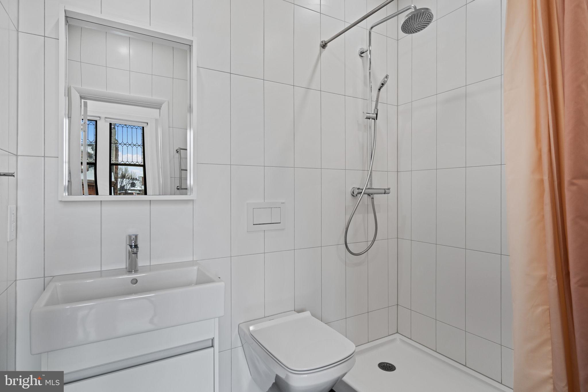 1213-15 Locust Street, Unit B Philadelphia, PA 19107 - Photo 29 of 38