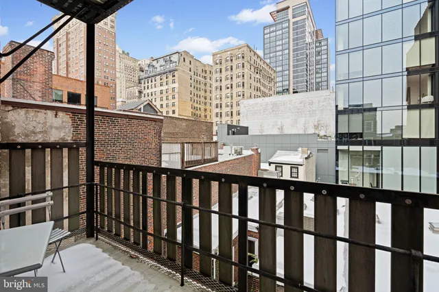 $885,000 | 1213-15 Locust Street, Unit B, Philadelphia, PA 19107