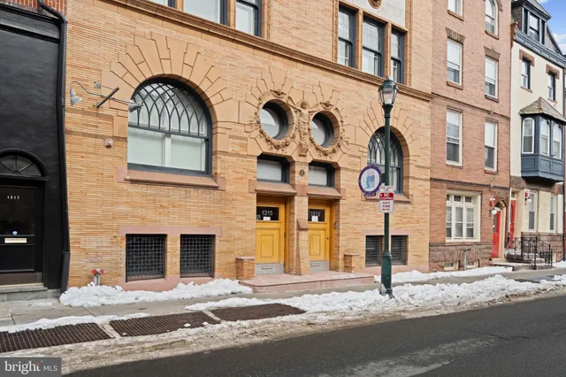 $885,000 | 1213-15 Locust Street, Unit B, Philadelphia, PA 19107