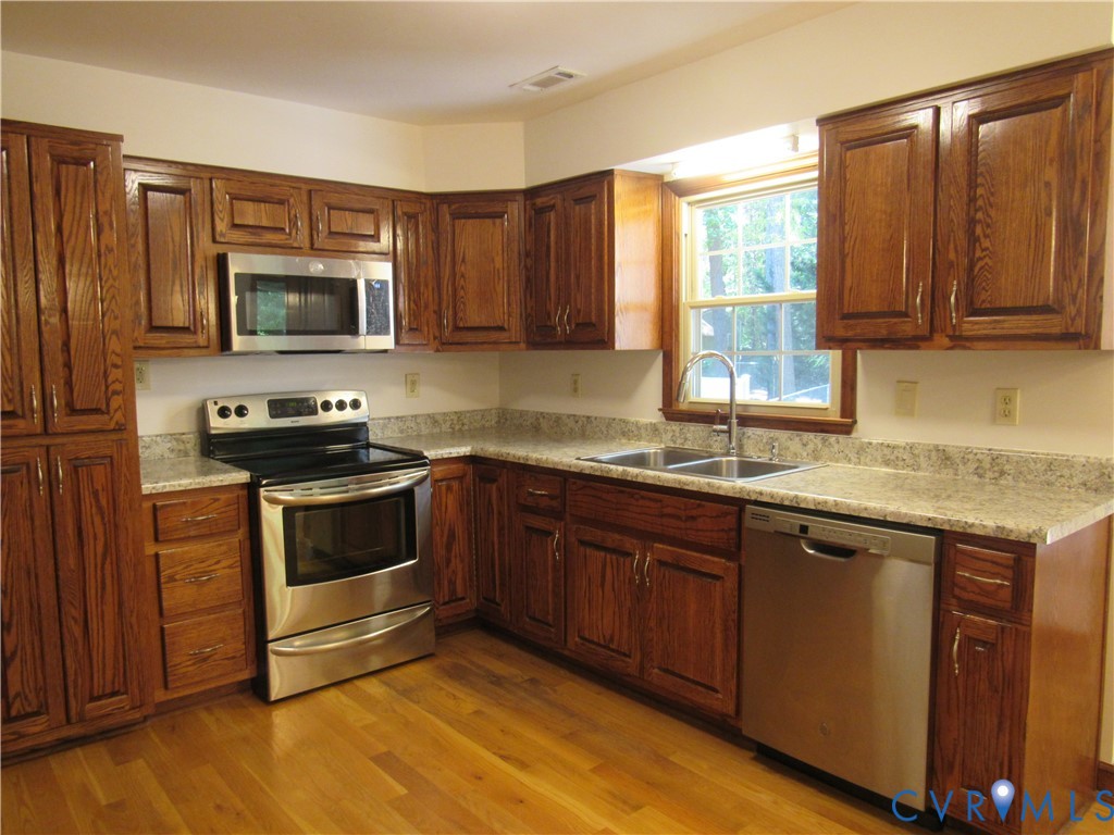 2818 Brookforest Road Midlothian, VA 23112 - Photo 9 of 27