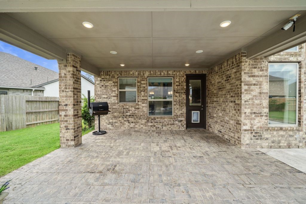 3810 Everly Bend Drive Spring, TX 77386 - Photo 39 of 40 a view of a porch with seating space