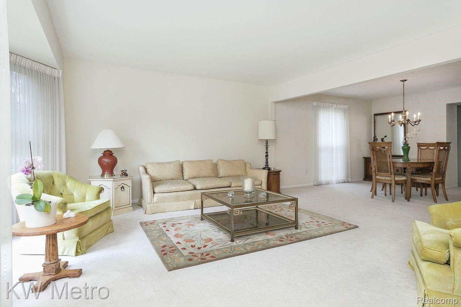 1659 North Kilburn Road Rochester, MI 48306 - Photo 8 of 42 oFV9_yrQ.jpg