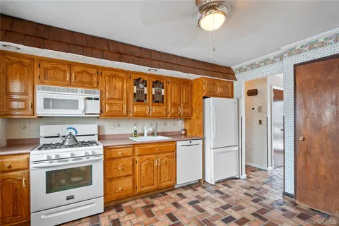 $769,000 | 2298 Cleveland Street, North Bellmore, NY 11710