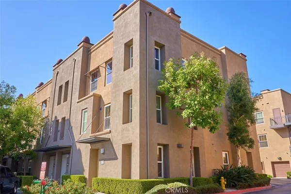$824,800 | 180 Village Court, Fullerton, CA 92832