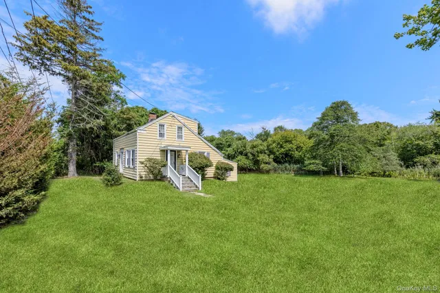$1,595,000 | 1680 North Sea Road, Southampton, NY 11968