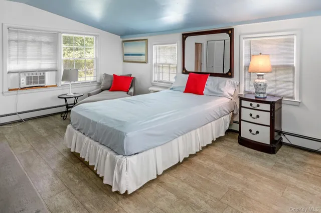 $1,595,000 | 1680 North Sea Road, Southampton, NY 11968