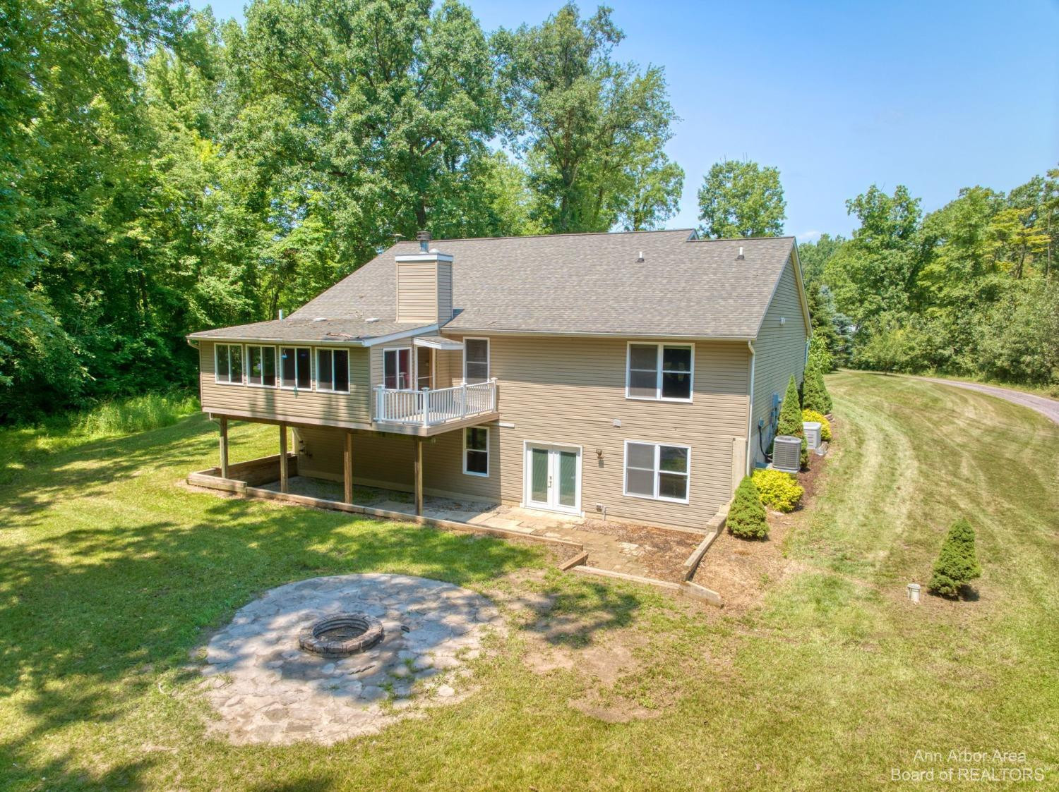 13003 Darling Road Milan, MI 48160 - Photo 5 of 52 Photo 5