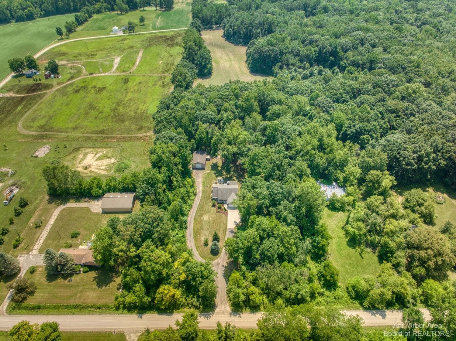 13003 Darling Road Milan, MI 48160 - Photo 8 of 52 Photo 8