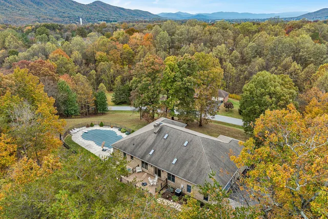 $698,500 | 294 Heritage Drive, Blue Ridge, VA 24064