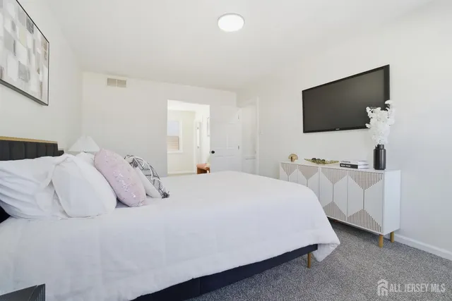 $415,000 | 143 Banwell Lane, Mount Laurel, NJ 08054