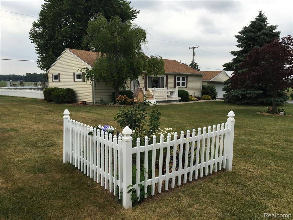 2330 Toben Road Carleton, MI 48117 - Photo 2 of 44 IMG_2128.JPG