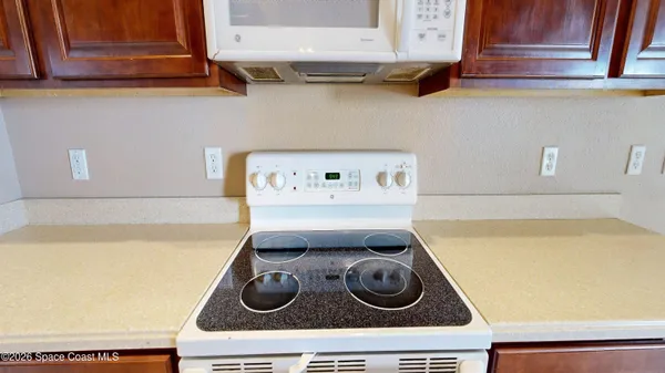 $2,300 | 916 Ocaso Lane, Unit 206, Rockledge, FL 32955