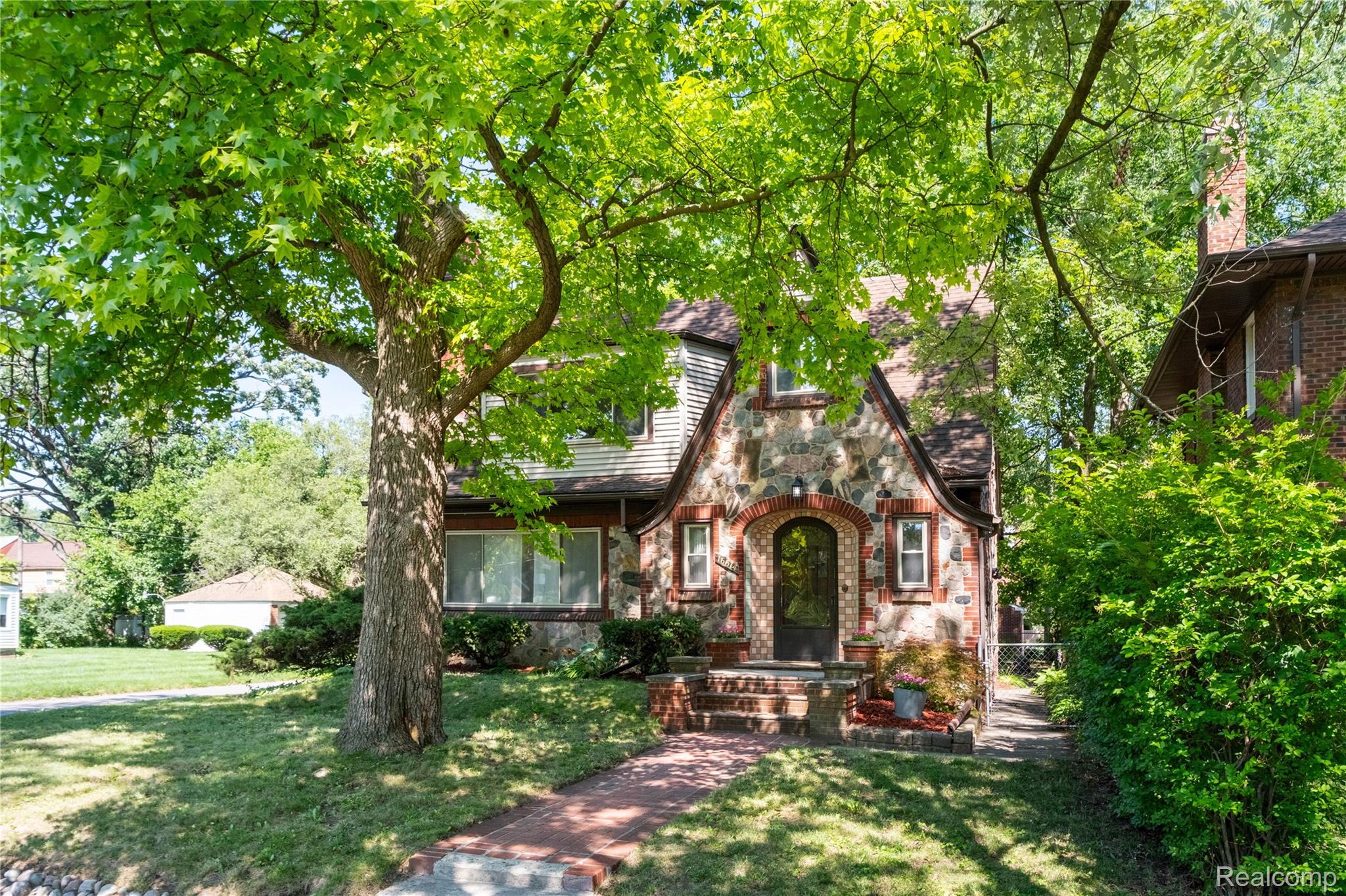 16614 Edinborough Road Detroit, MI 48219 - Photo 50 of 51 16614 Edinborough0002.jpg