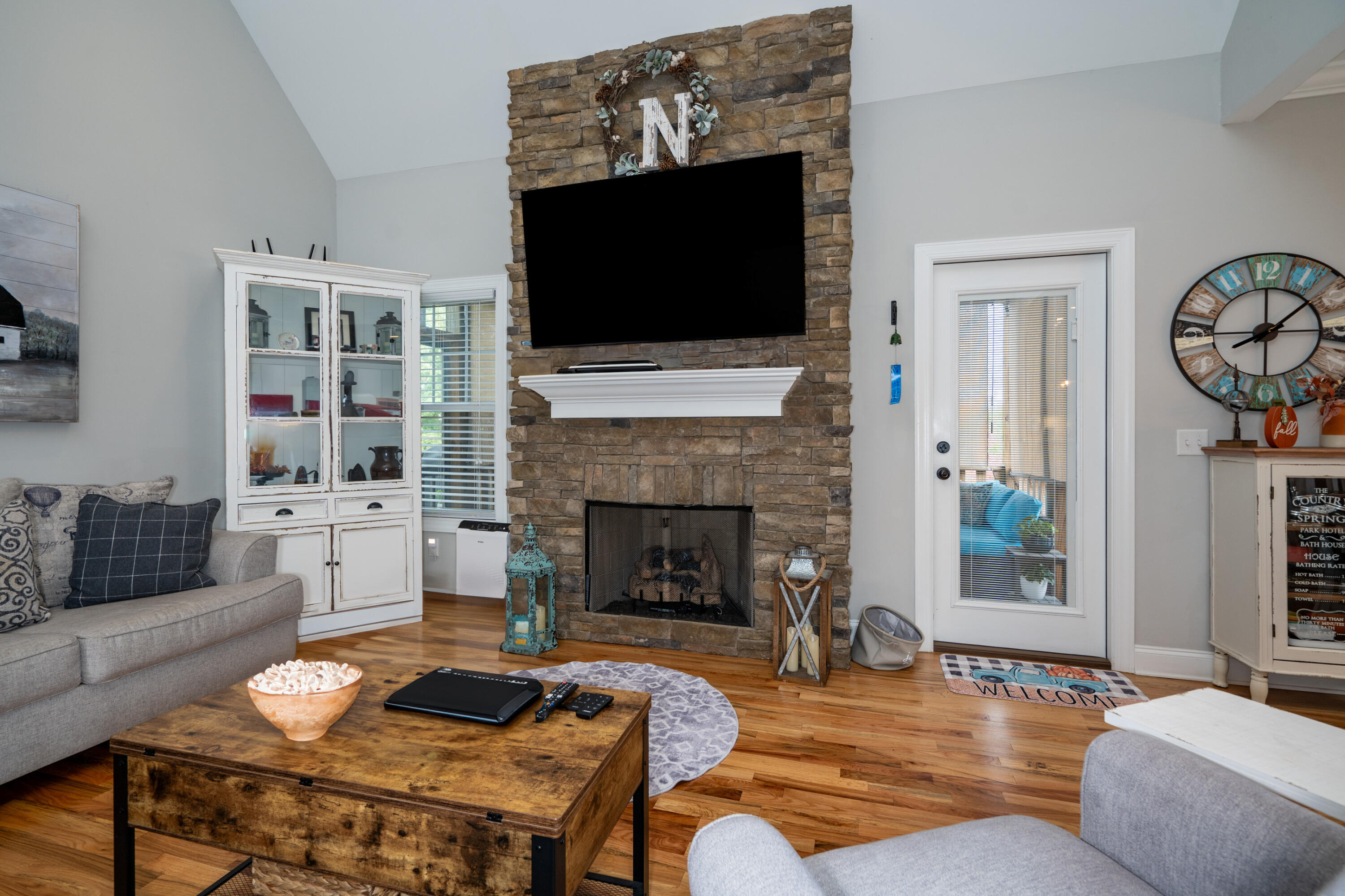 545 Live Oak Road Ringgold, GA 30736 - Photo 7 of 55 Living Room