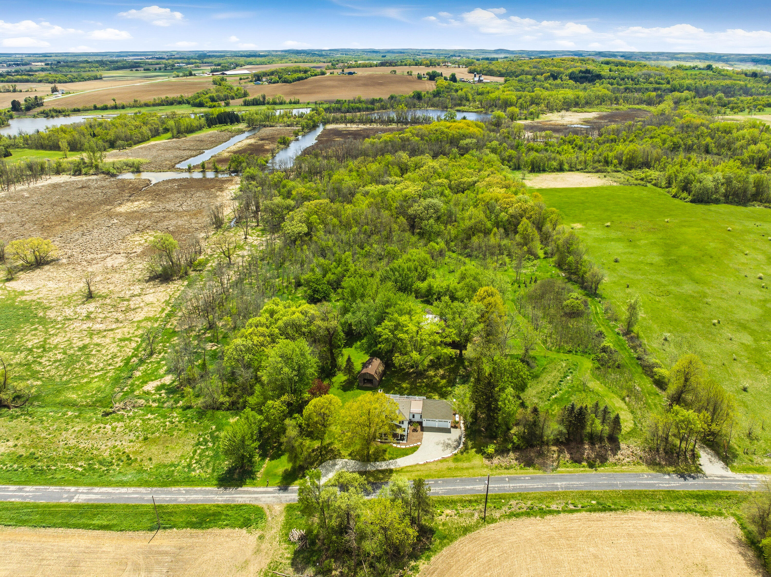 W10823 Port Road Portland, WI 53579 - Photo 49 of 69 11