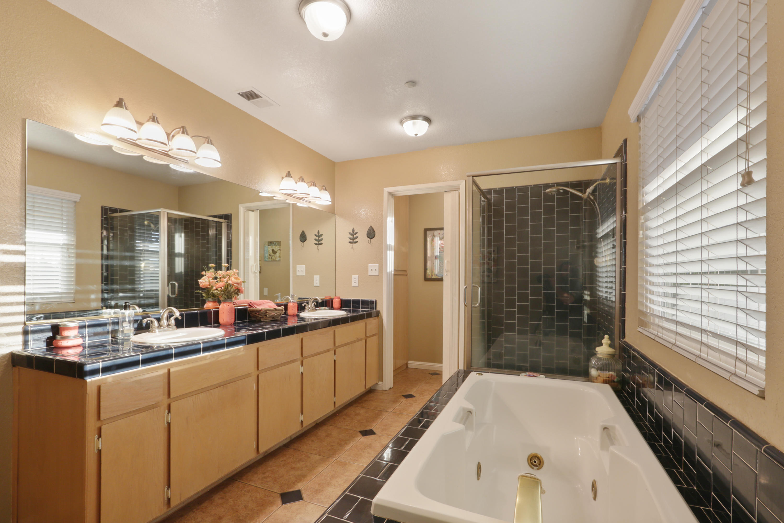 111 North Anderson Road Exeter, CA 93221 - Photo 20 of 49 2h1a0245-2h1a0247