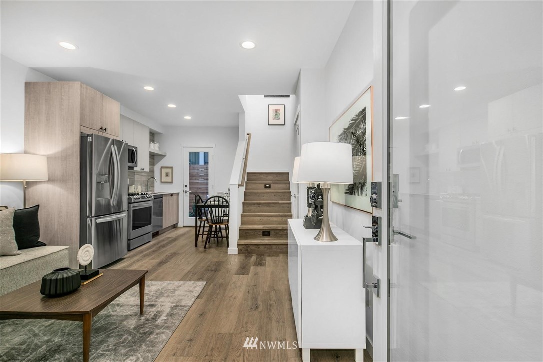 1709 North 42nd Street Seattle, WA 98103 - Photo 4 of 30