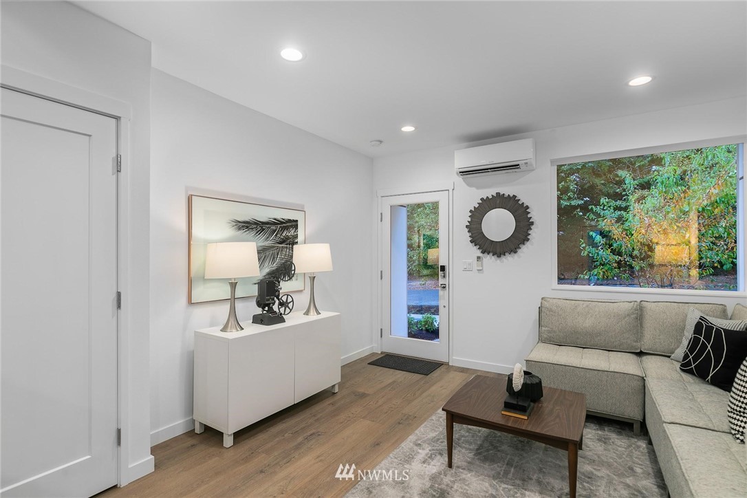 1709 North 42nd Street Seattle, WA 98103 - Photo 7 of 30
