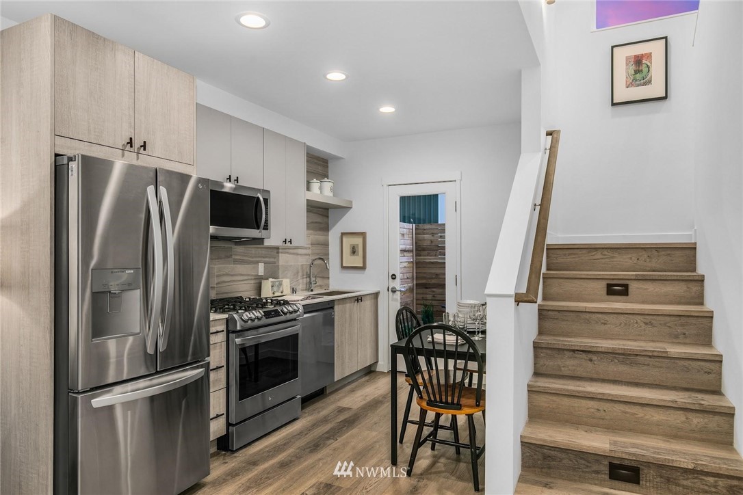 1709 North 42nd Street Seattle, WA 98103 - Photo 9 of 30