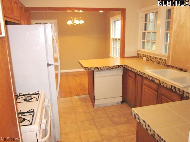 4030 Colony Road South Euclid, OH 44121 - Photo 3 of 17