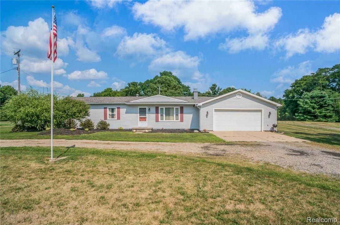 3322 Byron Road Howell, MI 48855 - Photo 2 of 26 2.jpg