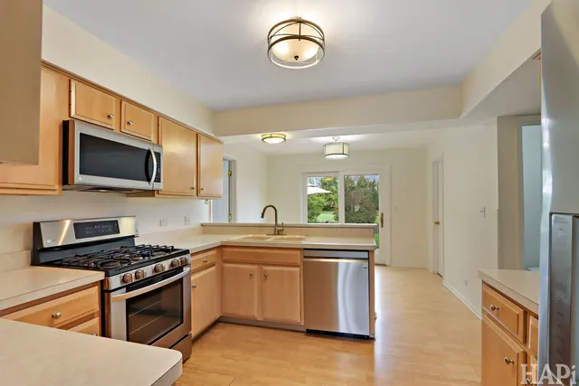 $525,000 | 810 Harvest Drive, Lake Zurich, IL 60047