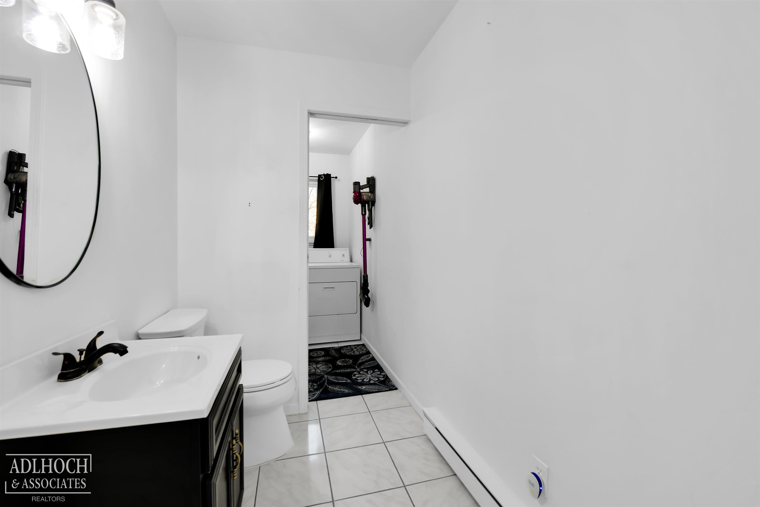 8390 Kendall Road Columbus, MI 48063 - Photo 10 of 27 50126366-15.JPG