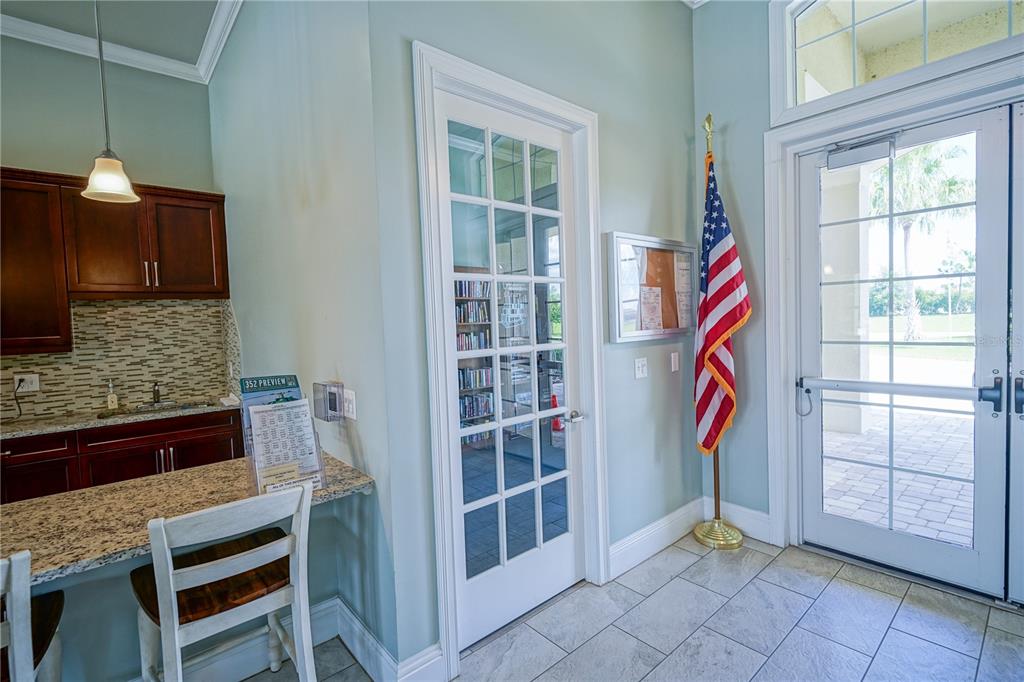 6250 Southwest 89th Ln Road Ocala, FL 34476 - Photo 60 of 71 a view of a livingroom with furniture and windows